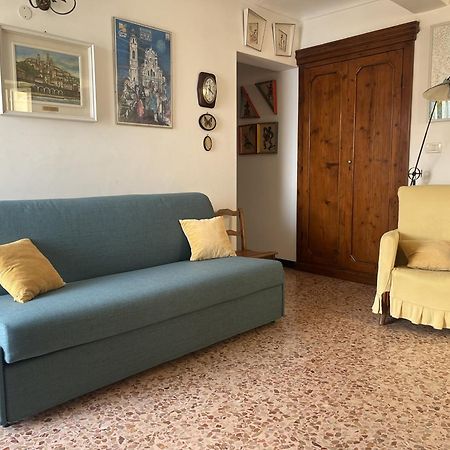 Casa Del Sole Affacciato Sul Mare Lägenhet Cervo Exteriör bild